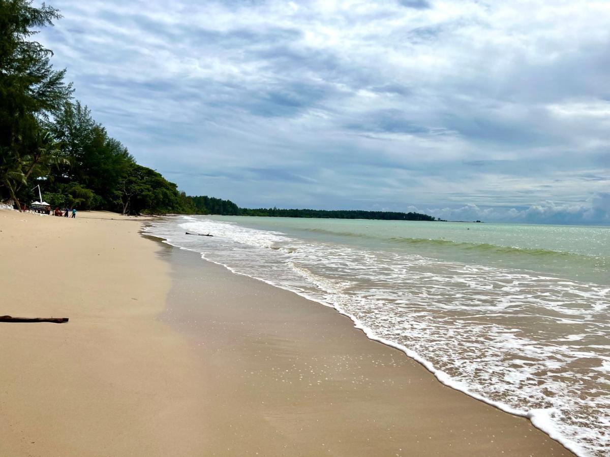 Ao Thong Beach Resort Bang Sak Exterior photo