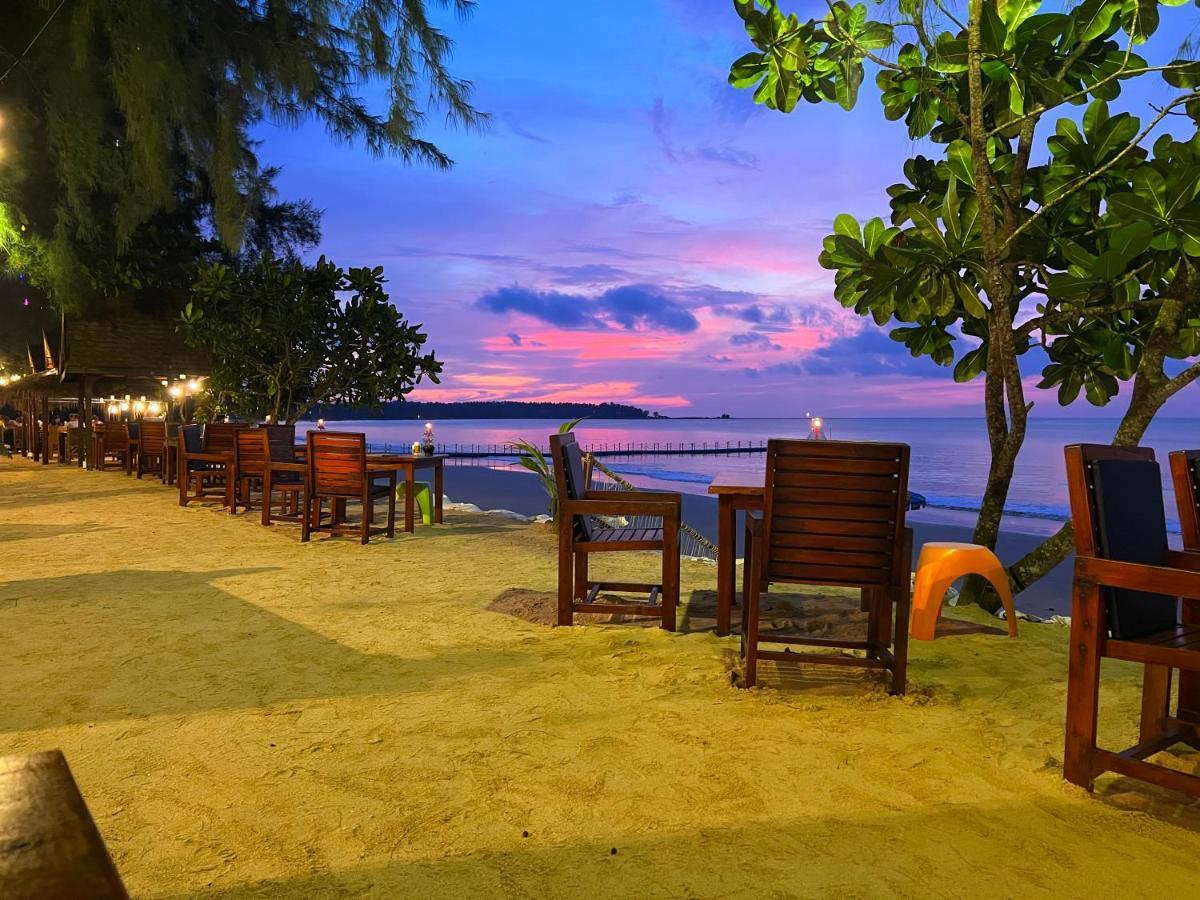 Ao Thong Beach Resort Bang Sak Exterior photo