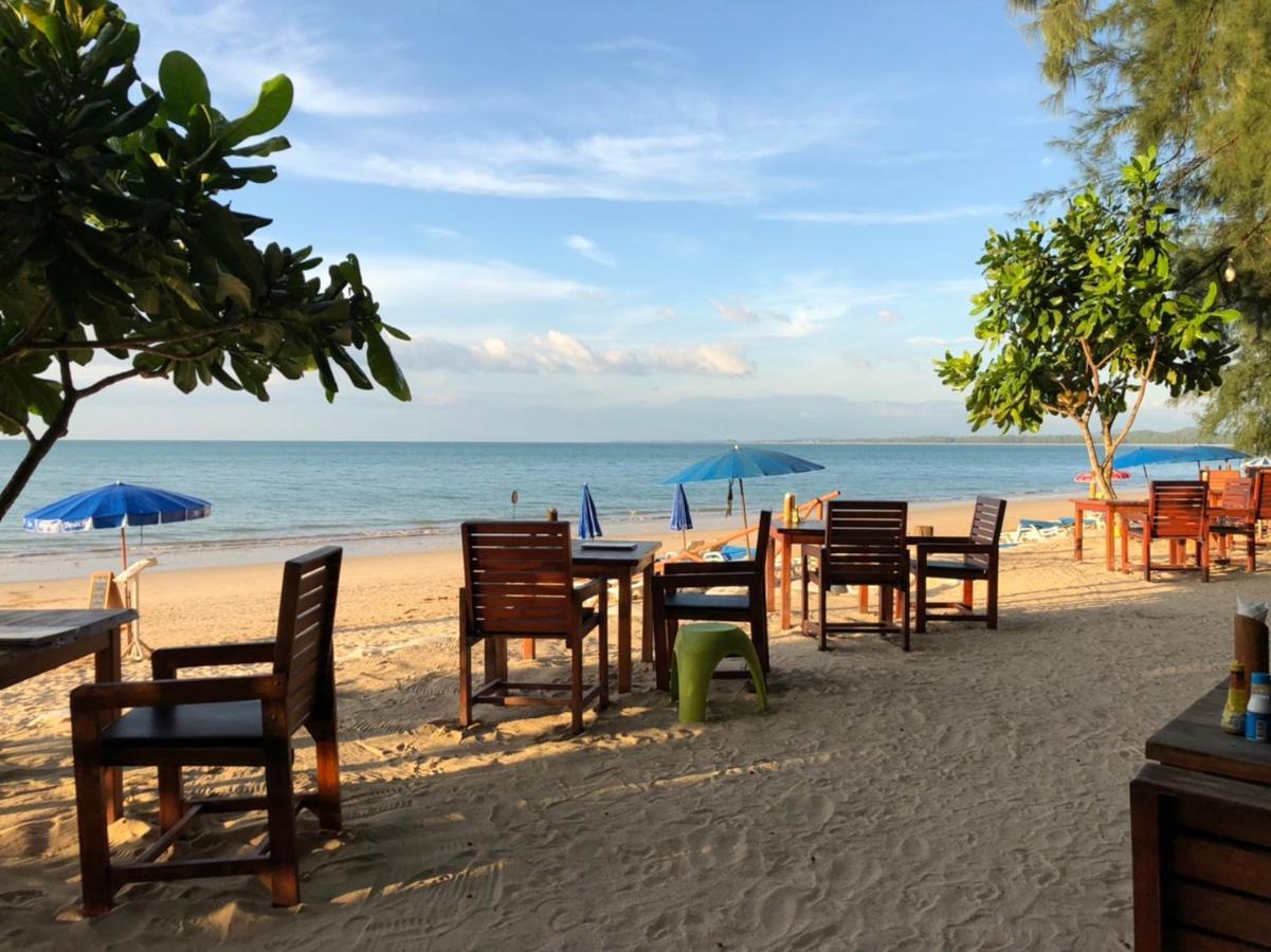 Ao Thong Beach Resort Bang Sak Exterior photo